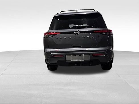 New 2026 Nissan Pathfinder SL image 5