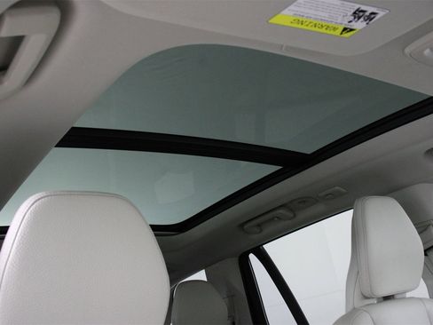 Certified 2023 Volvo XC90 T8 Plus image 23