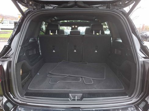 Used 2025 Mercedes-Benz GLB 250 4MATIC image 27