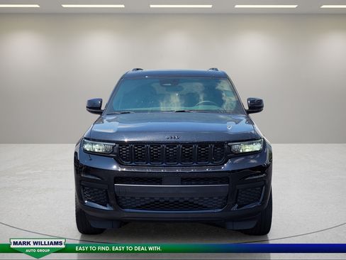 Used 2023 Jeep Grand Cherokee L Laredo AWD/4WD image 9