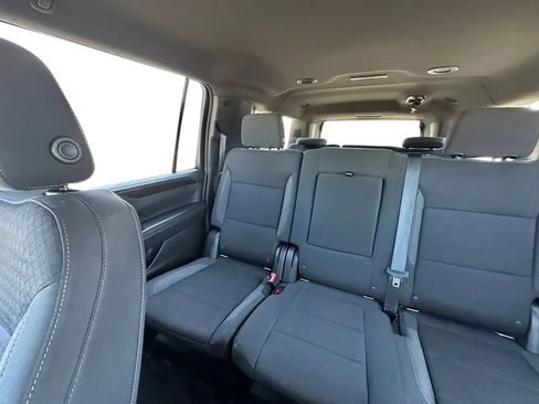 Used 2022 GMC Yukon XL SLE w/ Gmc Pro Safety Plus Package AWD/4WD image 27