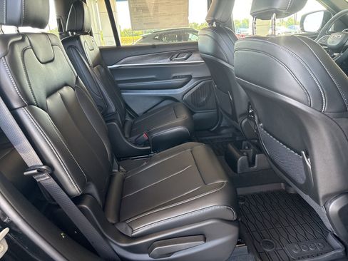 New 2025 Jeep Grand Cherokee L Limited w/ Luxury Tech Group II image 15