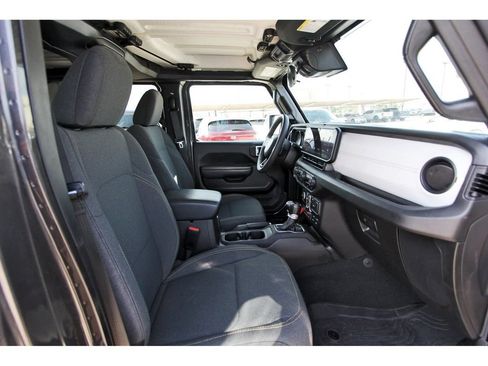 Used 2024 Jeep Gladiator Overland AWD/4WD image 25