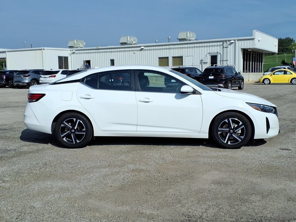 Used 2024 Nissan Sentra SV FWD image 8