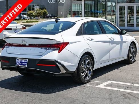 Certified 2025 Hyundai Elantra SEL FWD image 6