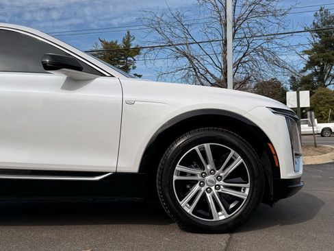 Used 2024 Cadillac Lyriq Tech AWD/4WD image 15