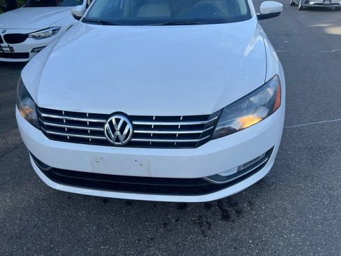 Used 2014 Volkswagen Passat 1.8T SEL Premium FWD image 2