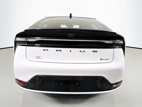 New 2026 Toyota Prius Plug-In Hybrid FWD image 4