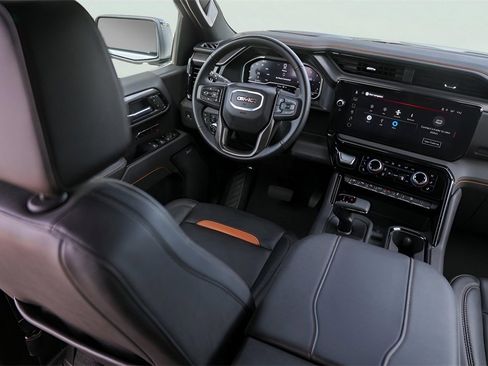 Used 2025 GMC Sierra 1500 AT4 image 28