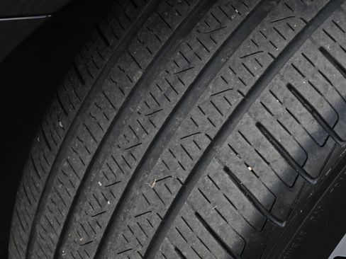 Used 2022 Audi A8 L 3.0T image 39