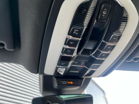 Certified 2025 Porsche Macan image 23