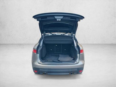 Used 2018 Jaguar F-PACE Prestige image 7