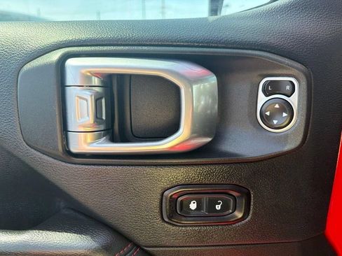 Used 2018 Jeep Wrangler Unlimited Rubicon AWD/4WD image 25