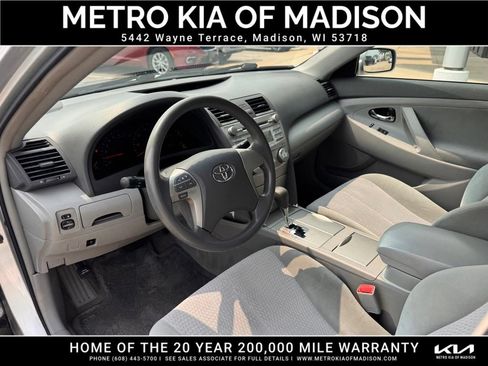 Used 2011 Toyota Camry LE FWD image 11