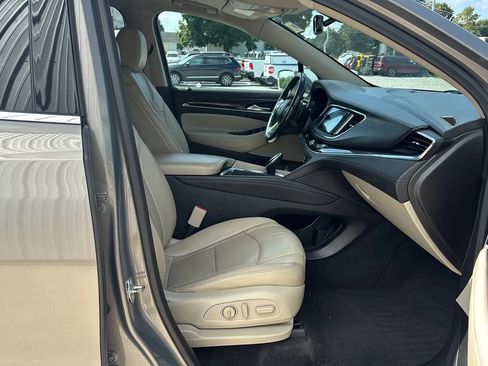 Used 2018 Buick Enclave Essence AWD/4WD image 17