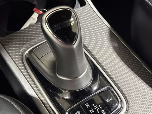 Used 2022 Mitsubishi Outlander LE AWD/4WD image 17