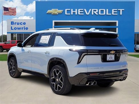 New 2026 Chevrolet Traverse High Country image 3