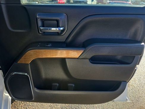 Used 2018 Chevrolet Silverado 1500 LTZ image 18