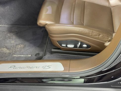 Used 2018 Porsche Panamera 4S image 16