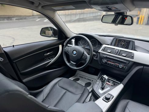 Used 2013 BMW 320i xDrive Sedan image 18