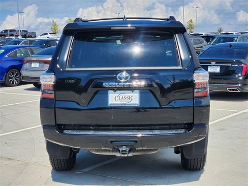Used 2022 Toyota 4Runner SR5 Premium image 7