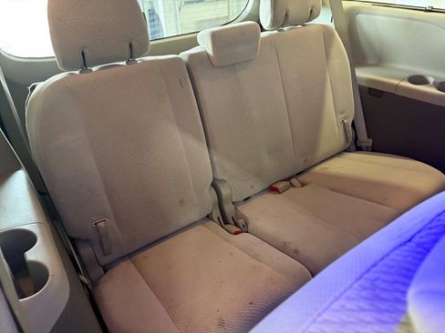 Used 2013 Toyota Sienna LE FWD image 22
