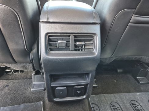 Used 2019 Ford Edge SEL w/ Equipment Group 201A FWD image 15