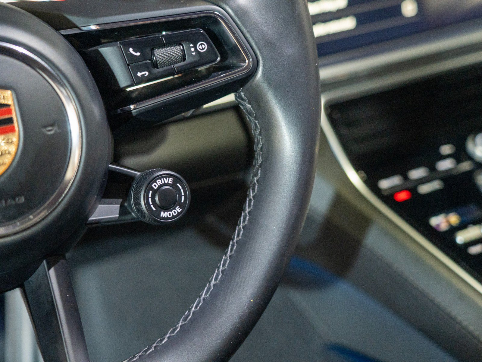 Certified 2023 Porsche Panamera Platinum Edition RWD image 23