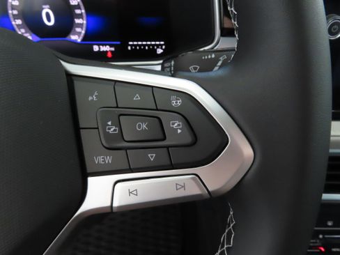 New 2025 Volkswagen Taos SE image 15