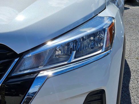 Used 2023 Nissan Kicks SV FWD image 10
