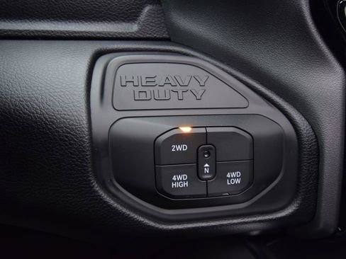New 2026 RAM 3500 Laramie AWD/4WD image 24