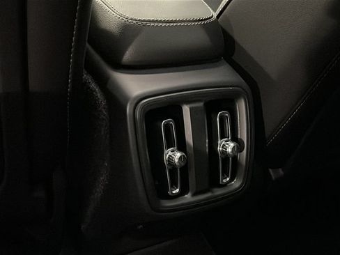 Certified 2026 Volvo XC40 B5 Plus AWD/4WD image 27