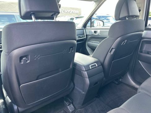 Used 2025 Hyundai Santa Fe SE AWD/4WD image 23