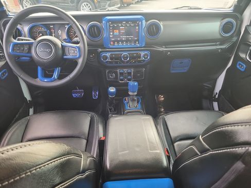 Used 2023 Jeep Gladiator Sport AWD/4WD image 13