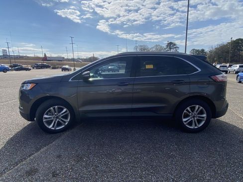 Used 2020 Ford Edge SEL w/ Convenience Package image 4