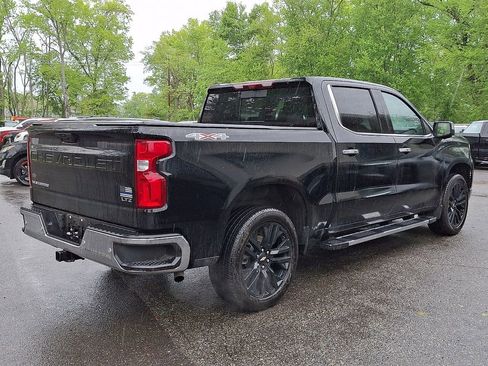 Used 2024 Chevrolet Silverado 1500 LTZ w/ LTZ Premium Package AWD/4WD image 8