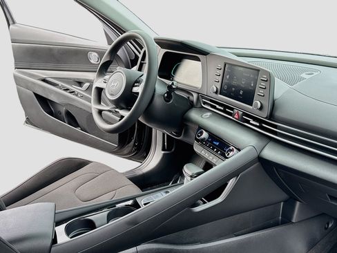 New 2026 Hyundai Elantra Hybrid FWD image 6