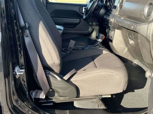 Used 2022 Jeep Gladiator Sport image 23