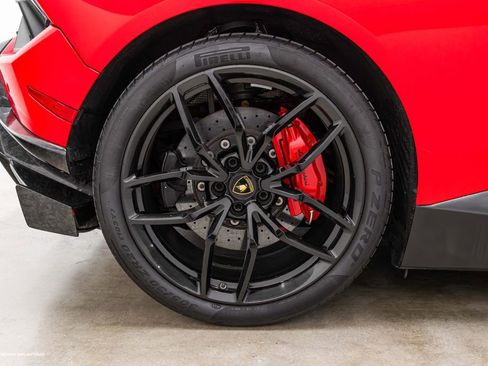 Used 2018 Lamborghini Huracan Performante AWD/4WD image 8