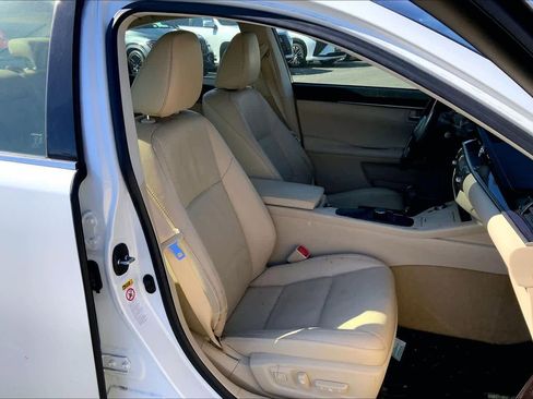 Used 2013 Lexus ES 350 w/ Luxury Pkg image 9