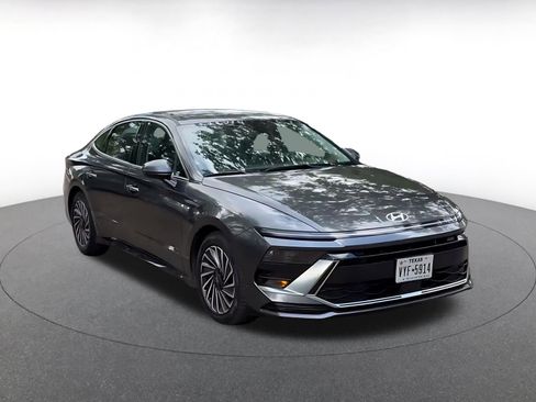 Used 2025 Hyundai Sonata SEL FWD image 3