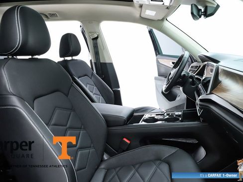 Used 2025 Volkswagen Atlas SE w/ Panoramic Sunroof Package AWD/4WD image 35