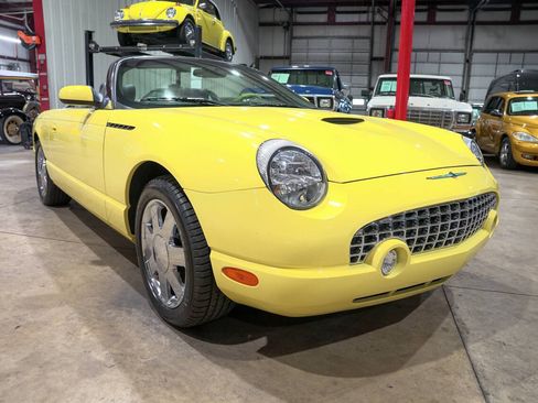 Used 2002 Ford Thunderbird RWD image 12