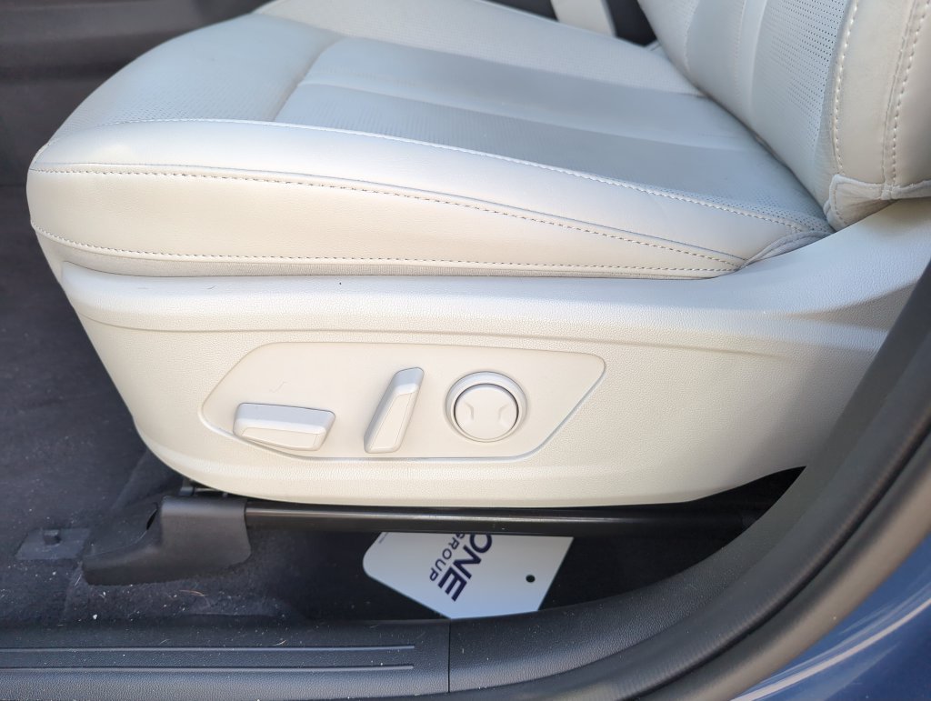 Used 2025 Kia Sorento S w/ Panoramic Sunroof Package FWD image 13