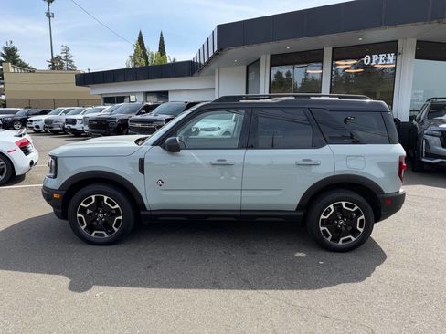 Used 2021 Ford Bronco Sport Outer Banks w/ Outer Banks Package AWD/4WD image 2
