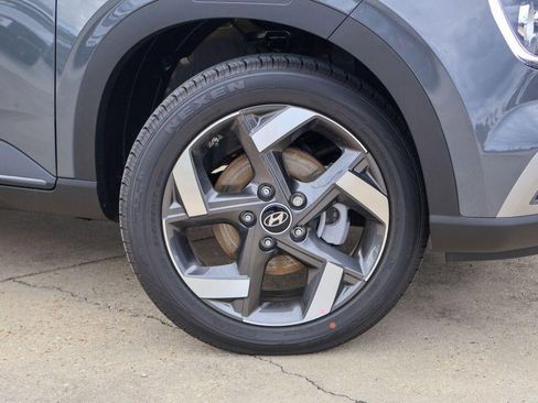 New 2025 Hyundai Venue Limited image 28