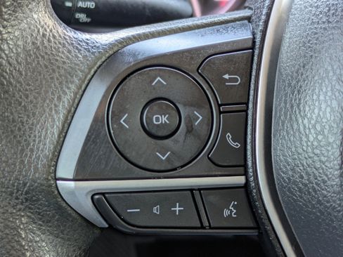 Used 2022 Toyota Camry LE image 31