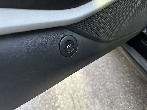 Used 2023 Chevrolet Camaro LT image 17