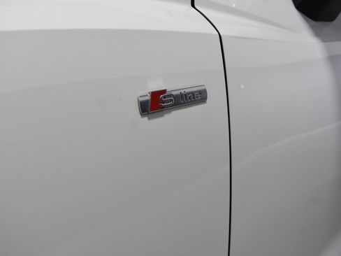 Used 2024 Audi Q3 2.0T Premium Plus w/ Premium Plus Package image 36