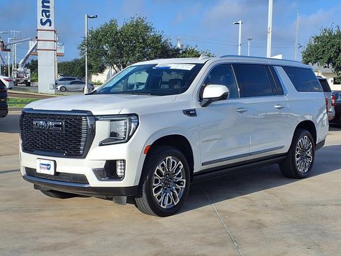 Used 2024 GMC Yukon XL Denali Ultimate AWD/4WD image 3